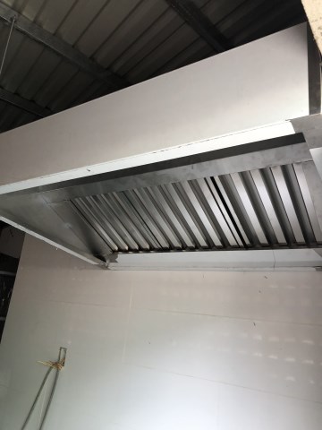 Chụp khói hút mùi - Chi Nhánh Long An - Công Ty TNHH Thương Mại Sản Xuất Inox Phước Thành