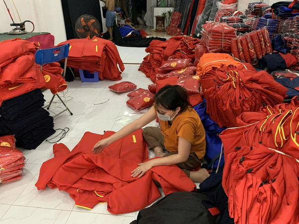 Đồng phục tốt nghiệp - Công Ty TNHH Sản Xuất Thương Mại May Mặc Thịnh Phát