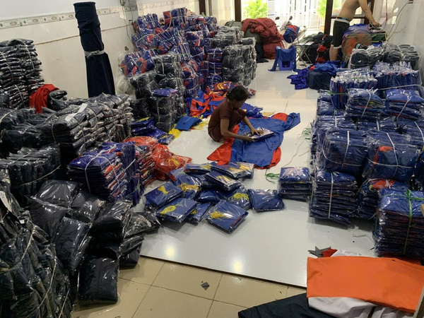 Đồng phục tốt nghiệp - Công Ty TNHH Sản Xuất Thương Mại May Mặc Thịnh Phát