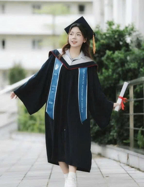 Đồng phục tốt nghiệp - Công Ty TNHH Sản Xuất Thương Mại May Mặc Thịnh Phát