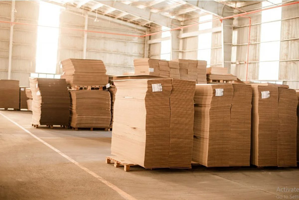 Hình ảnh kho hàng công ty Hoàng Long