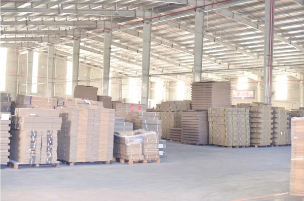 Hình ảnh kho hàng công ty Hoàng Long