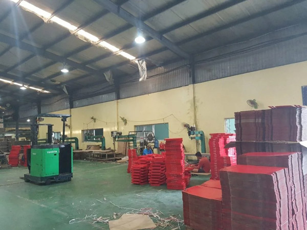 Hình ảnh kho hàng công ty Hoàng Long