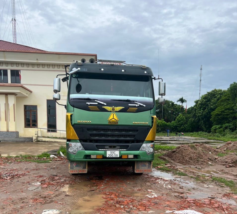 Xe Howo 99C-20058 - San Lấp Mặt Bằng 68 Ngọc Khánh - Công Ty TNHH 68 Ngọc Khánh