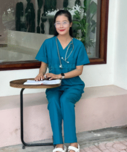 Bộ scrubs cổ tim - Công Ty TNHH Sản Xuất Thương Mại TDA
