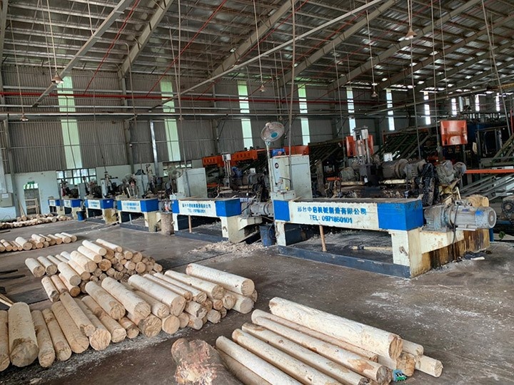 Máy bóc ván lạng công ty Toàn Cầu D&V