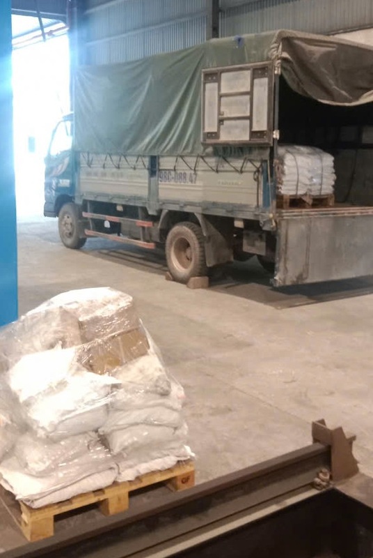 Vận chuyển hàng hóa bằng xe tải