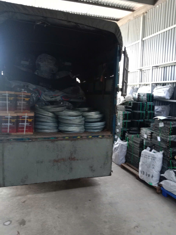 Vận chuyển hàng hóa bằng xe tải