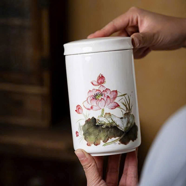 Hộp trà sen sứ xương - Linh Hoa Trà  - Công Ty TNHH Tư Vấn Dịch Vụ Và Thương Mại Văn Lê