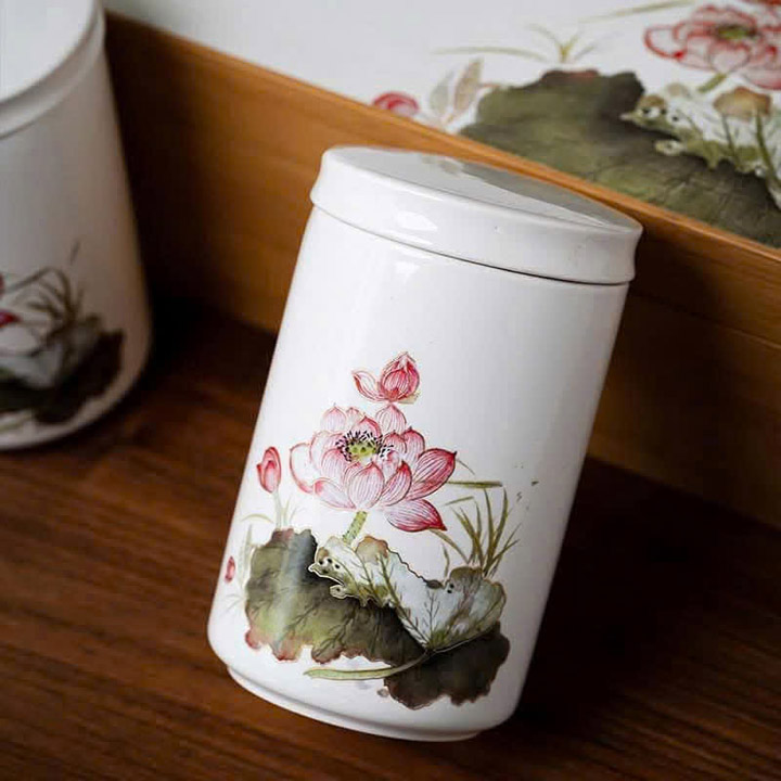 Hộp trà sen sứ xương - Linh Hoa Trà  - Công Ty TNHH Tư Vấn Dịch Vụ Và Thương Mại Văn Lê