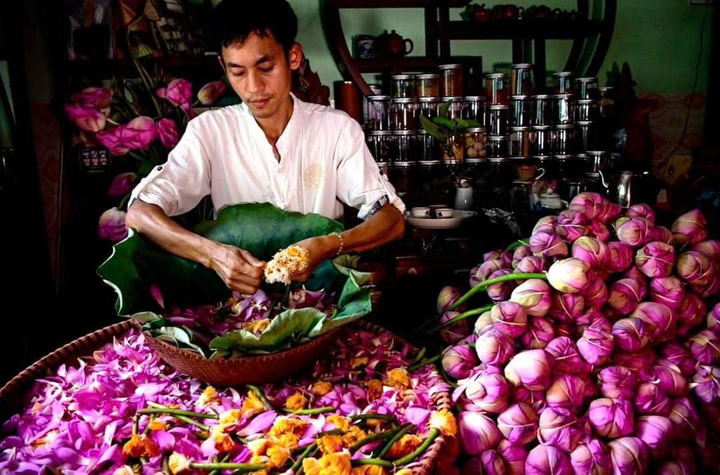 Sơ chế sen nguyên liệu - Linh Hoa Trà  - Công Ty TNHH Tư Vấn Dịch Vụ Và Thương Mại Văn Lê