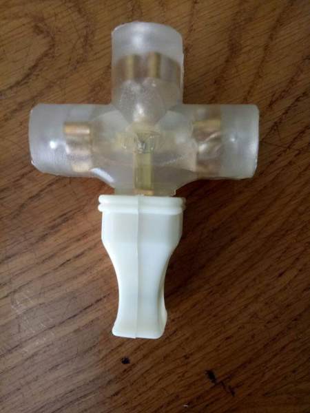 Ổ điện không vỡ