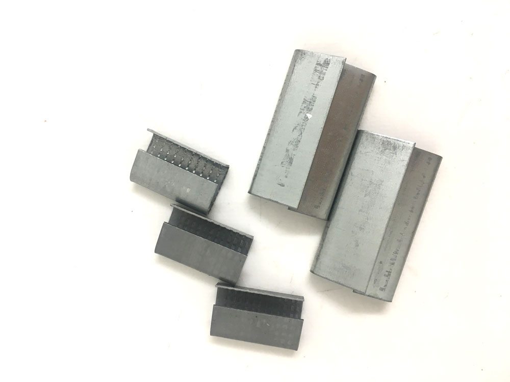 Bọ sắt bấm dây đai - Thiết Bị Đóng Gói Thanh Bình - Công Ty TNHH Thương Mại Chế Biến Thuỷ Sản Thanh Bình