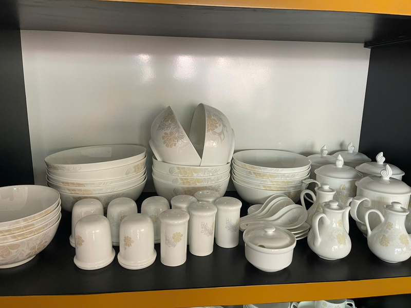 Bộ chén bát sứ hoa văn đồng bộ