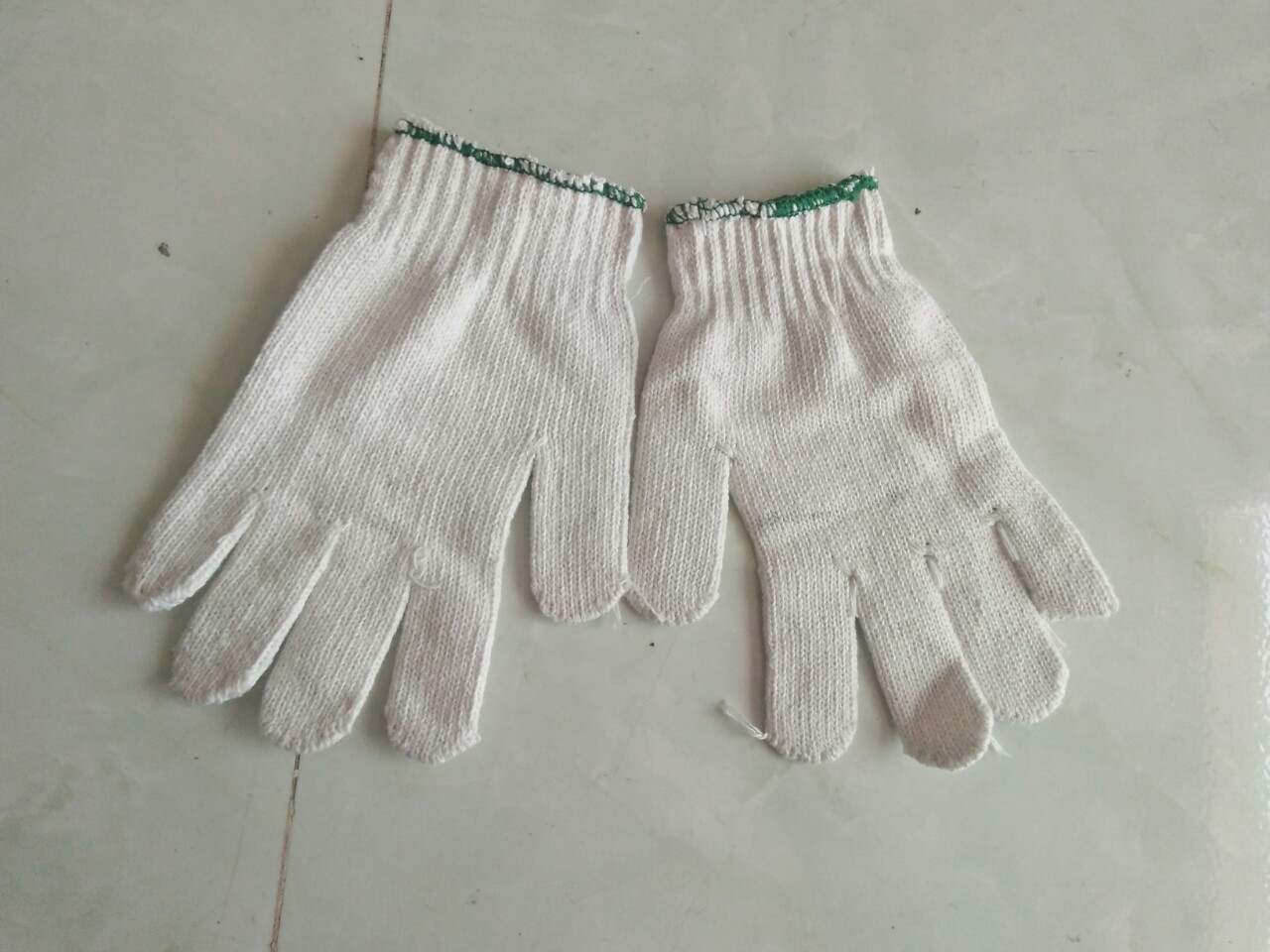 Găng tay len kem