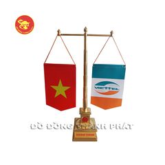 Cột cờ bằng đồng mạ vàng