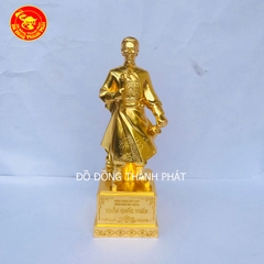 Tượng Hưng Dạ Vương