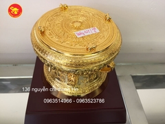 Trống đồng mạ vàng