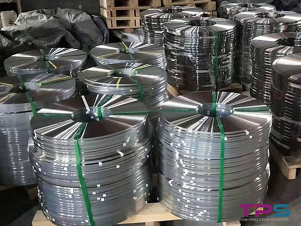 Sản xuất dây rút inox