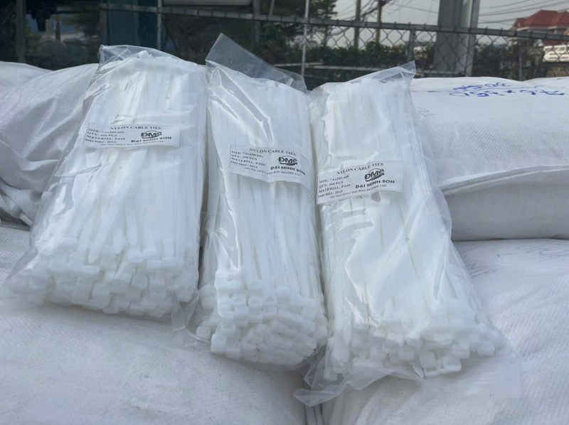 Dây rút nhựa màu trắng