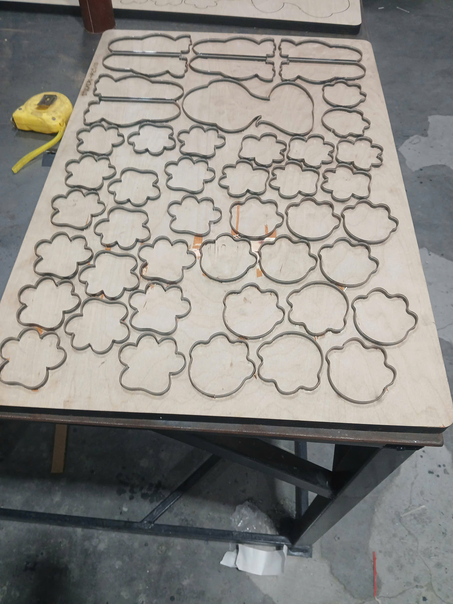 Khuôn bế CNC laser - Khuôn Bế AZ Solution - Công Ty Cổ Phần AZ Solution Hà Nội