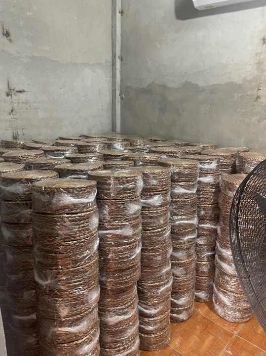 Hình ảnh xưởng sản xuất sản phẩm thủ công từ lục bình công ty Vàm Cỏ