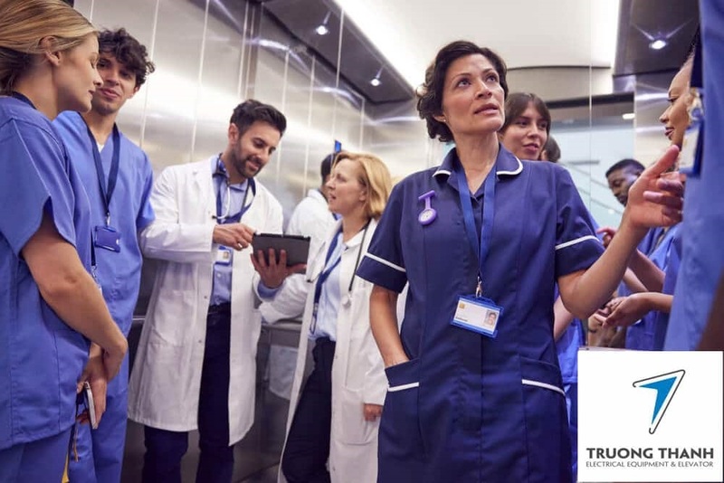 Thang máy bệnh viện