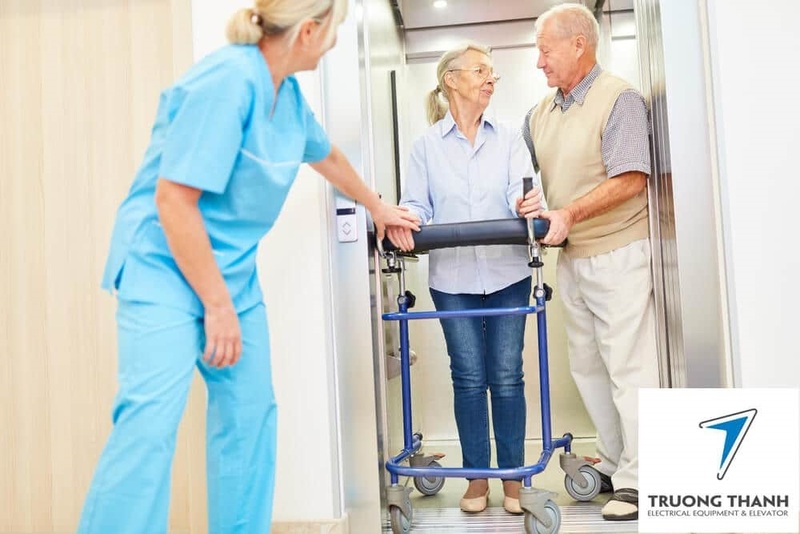Thang máy bệnh viện