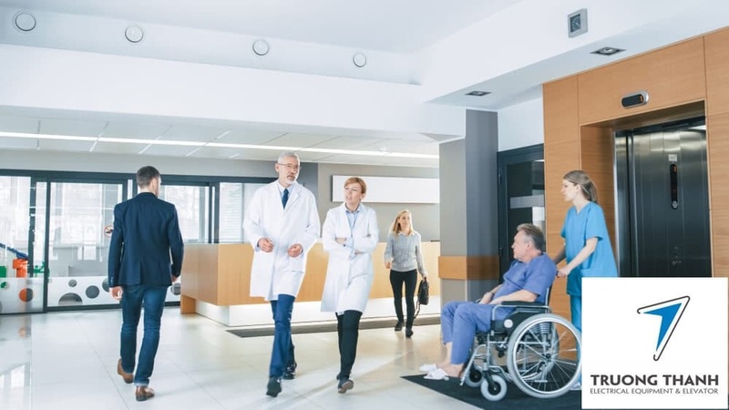 Thang máy bệnh viện