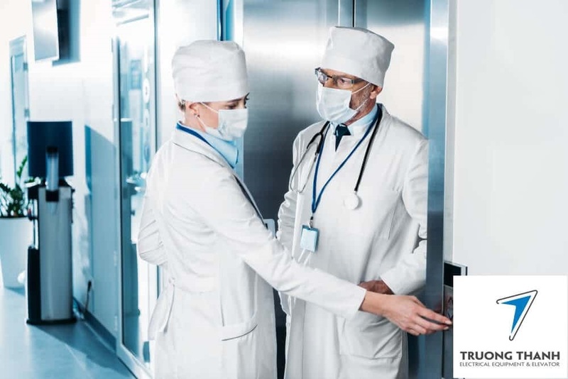 Thang máy bệnh viện