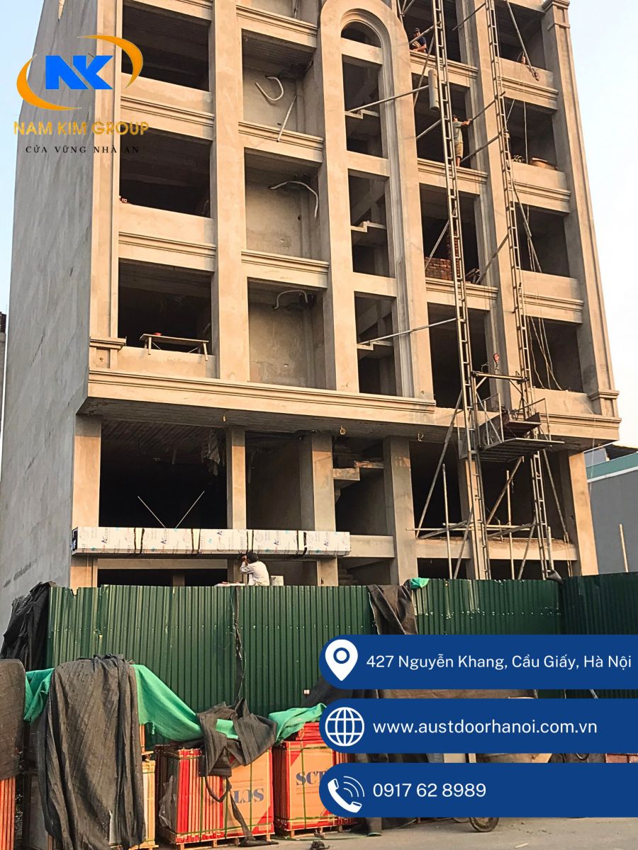 Lắp đặt hoàn thiện 2 bộ cửa cuốn khe thoáng E50