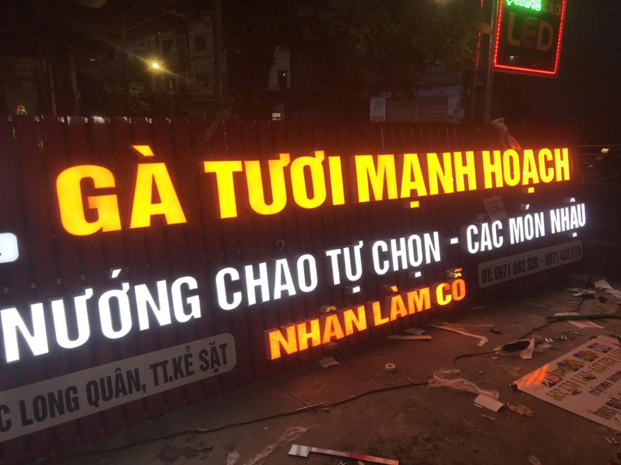 Bảng hiệu quảng cáo