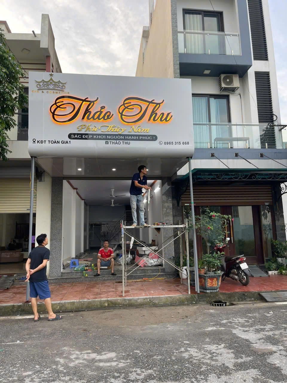 Bảng hiệu quảng cáo