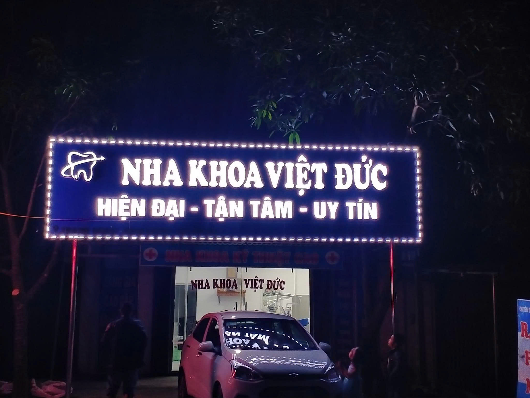 Bảng hiệu quảng cáo