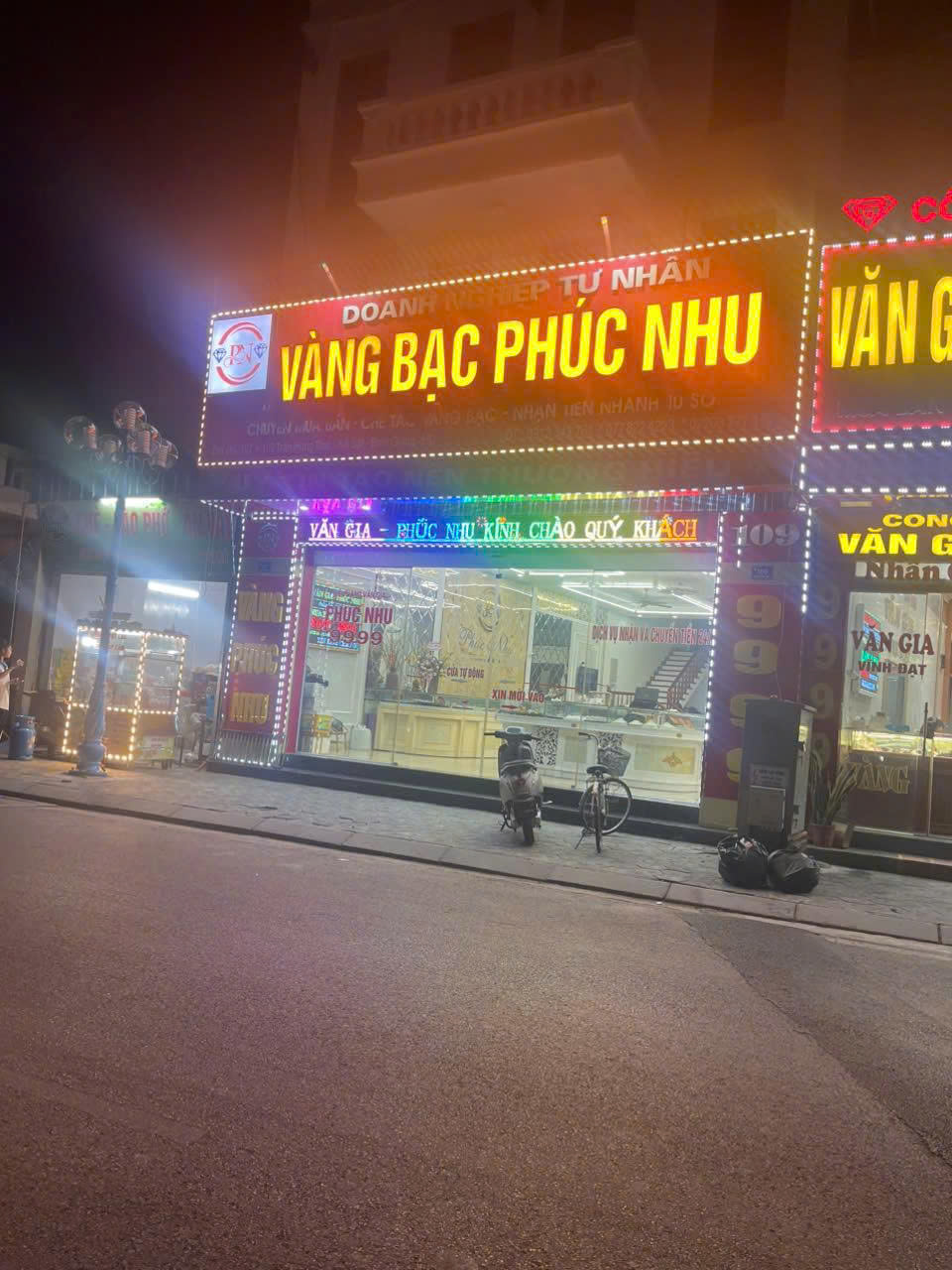 Bảng hiệu quảng cáo