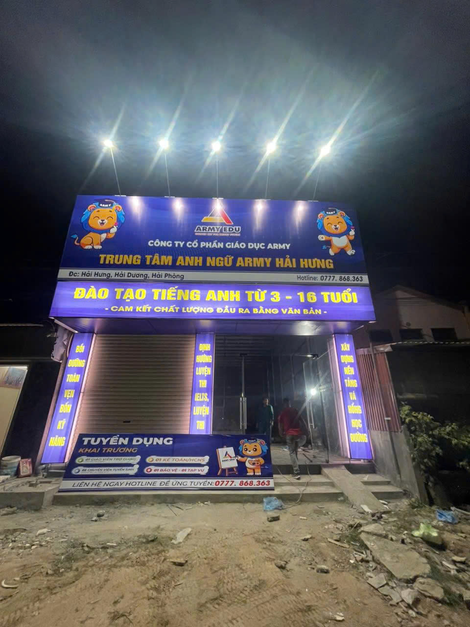 Bảng hiệu quảng cáo