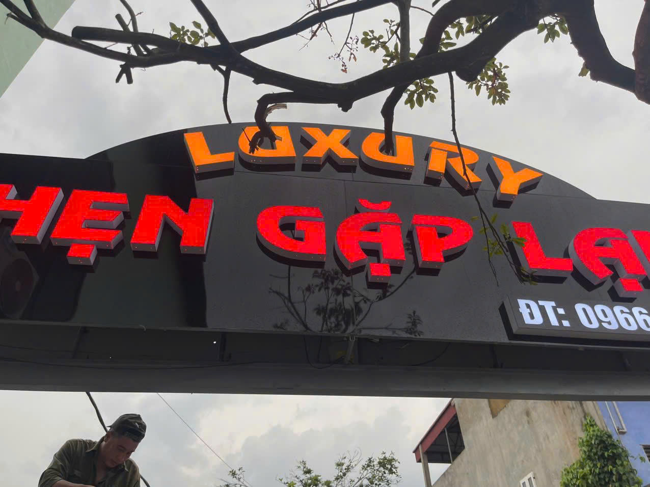 Bảng hiệu quảng cáo