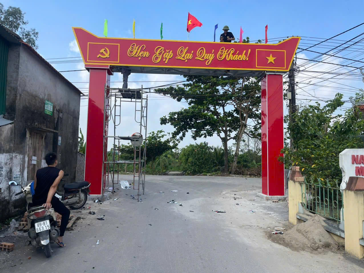 Thi công bảng hiệu quảng cáo