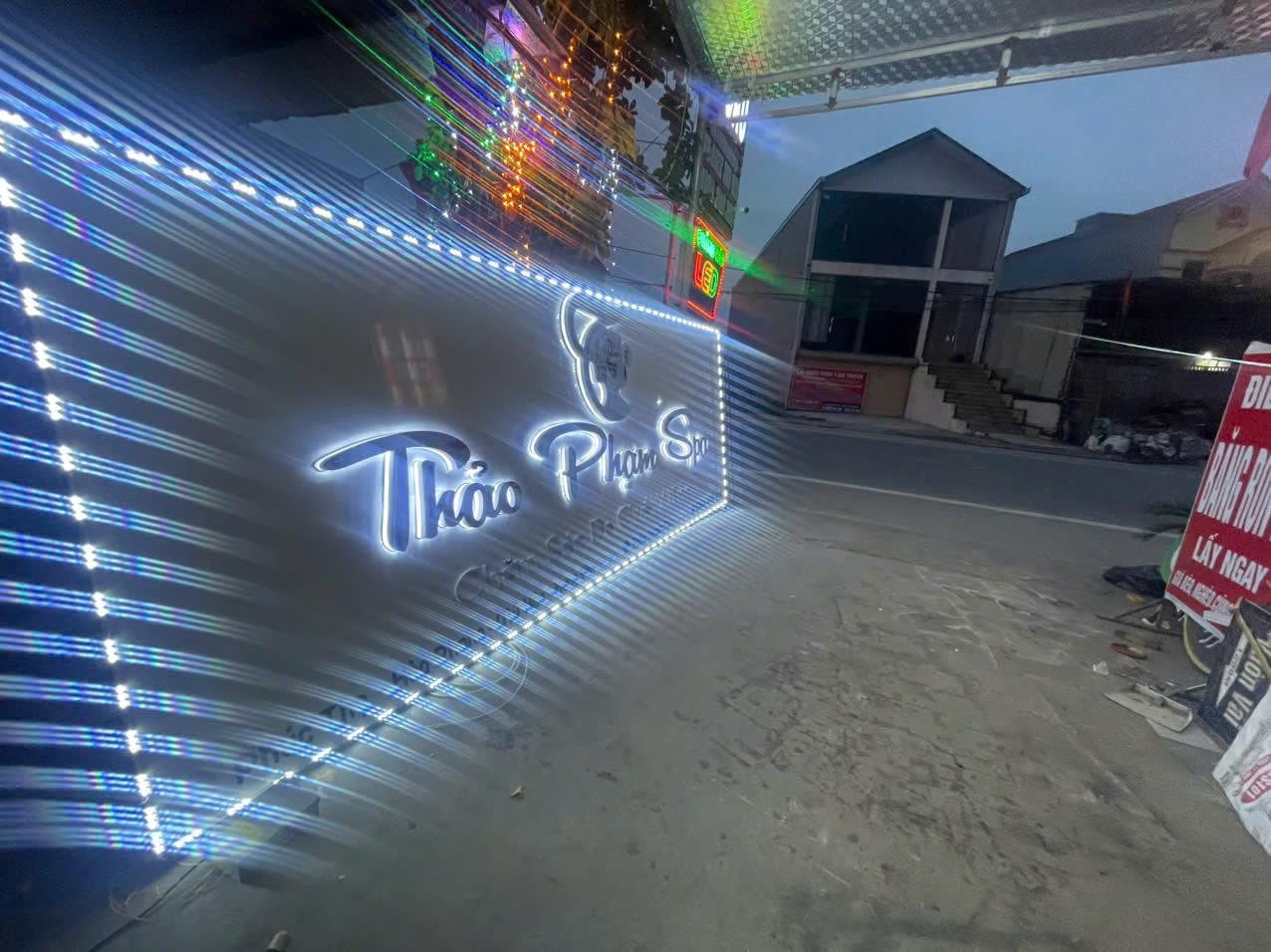 Thi công bảng hiệu quảng cáo