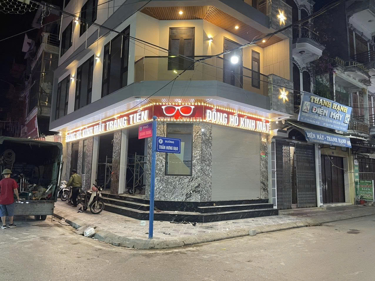 Thi công bảng hiệu quảng cáo