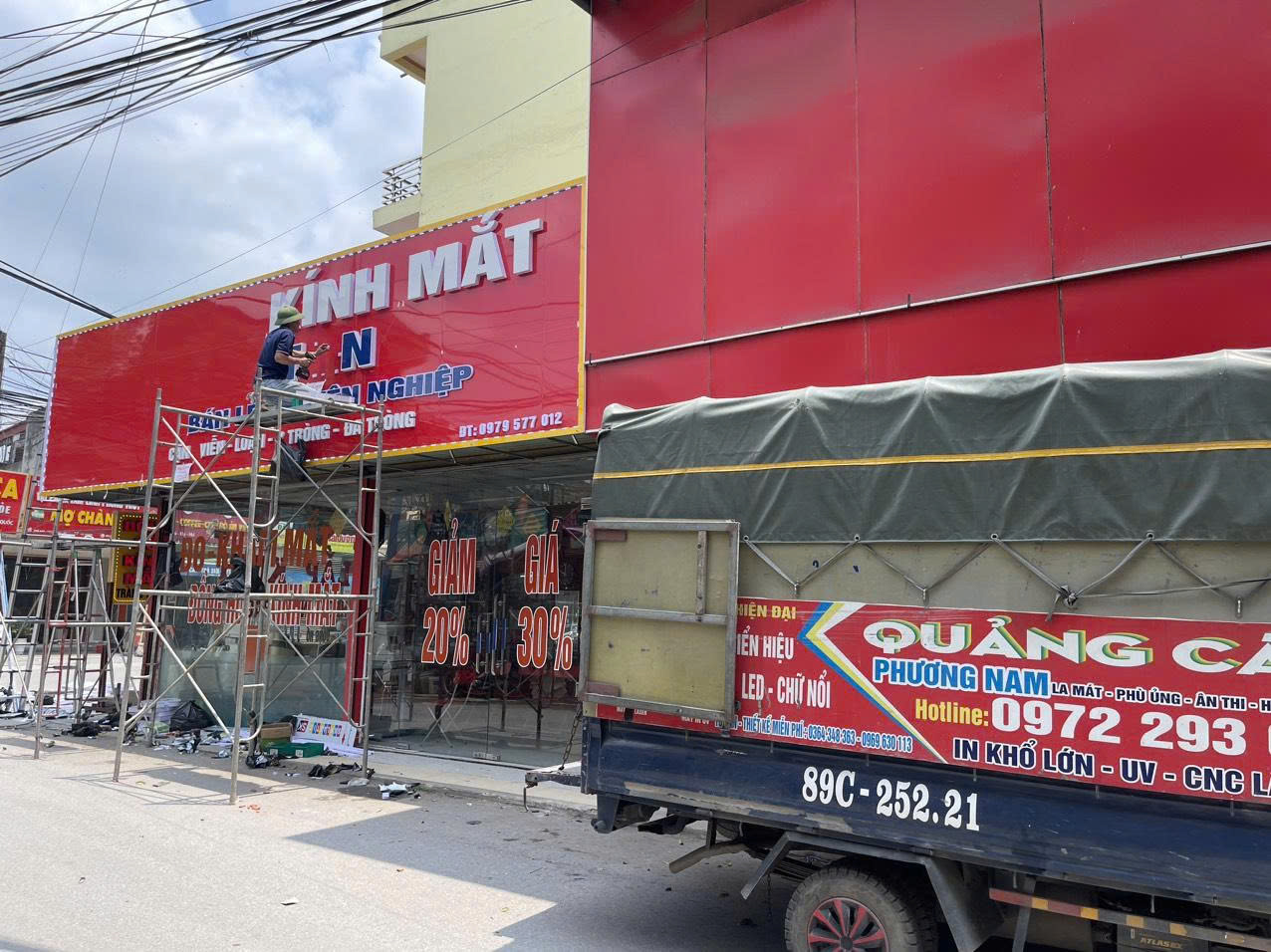 Thi công bảng hiệu quảng cáo