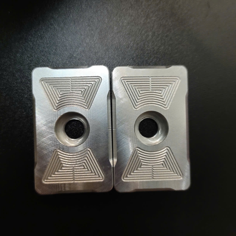 Pat tăng sên nhôm CNC