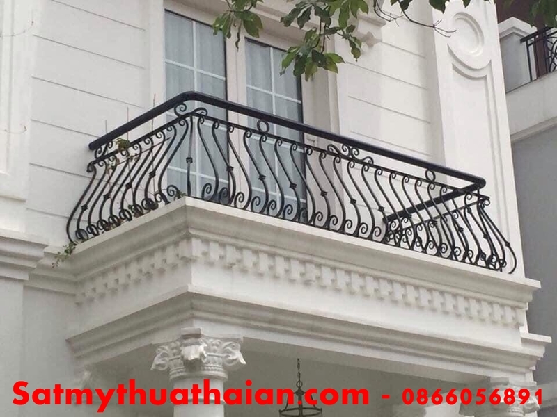 Ban công sắt mỹ thuật BC02