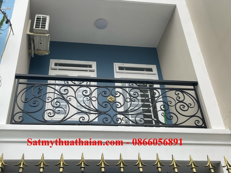 Ban công sắt mỹ thuật BC04