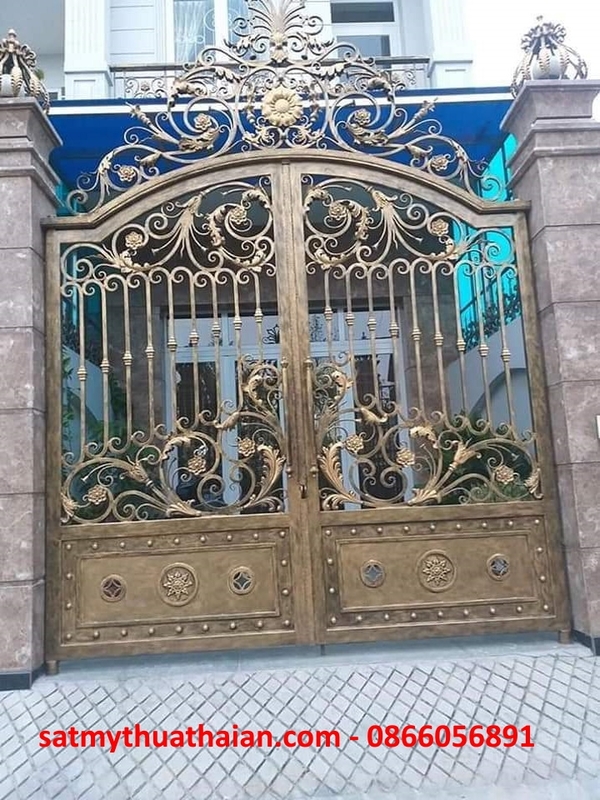 Cổng sắt mỹ thuật CG06