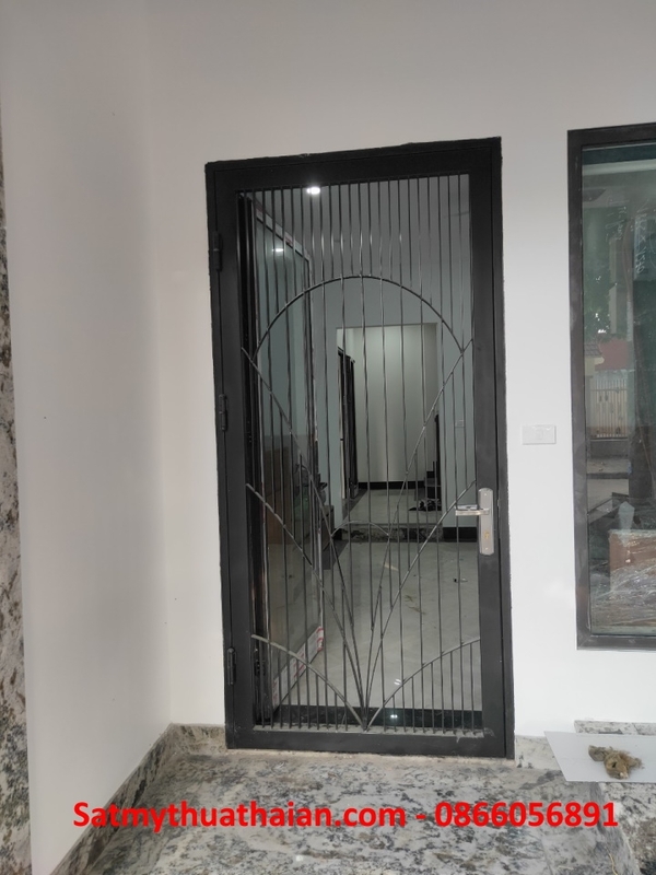 Cửa đi sắt mỹ thuật CD23