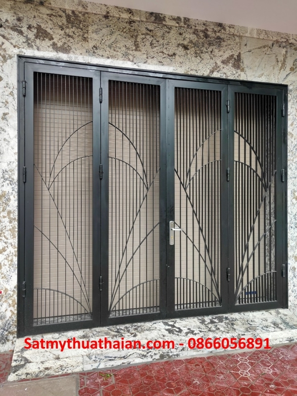 Cửa đi sắt mỹ thuật CD24