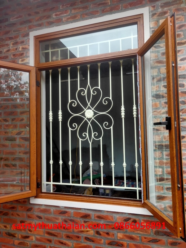 Cửa sổ sắt mỹ thuật CS02