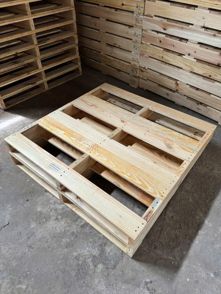 Pallet gỗ thông tốt