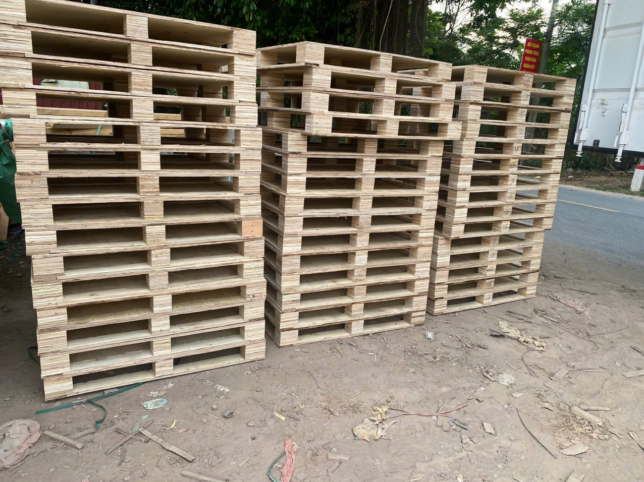 Pallet gỗ